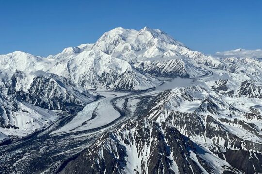 Denali Peak Sightseeing by Plane