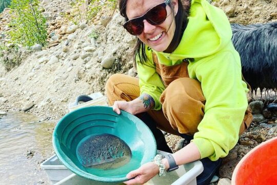 3 Hour: Alaska Gold Panning Experience near Denali