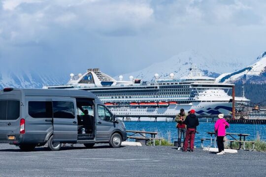 Private Seward Cruise Transit with National Park and AWCC