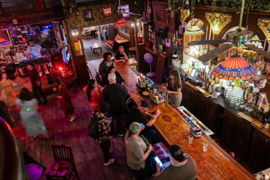 Walking Pub Crawl in Downtown Juneau